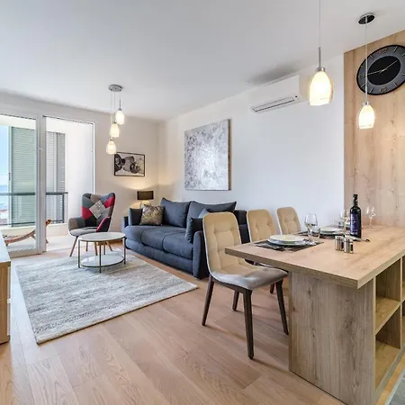 Golden View 7 아파트